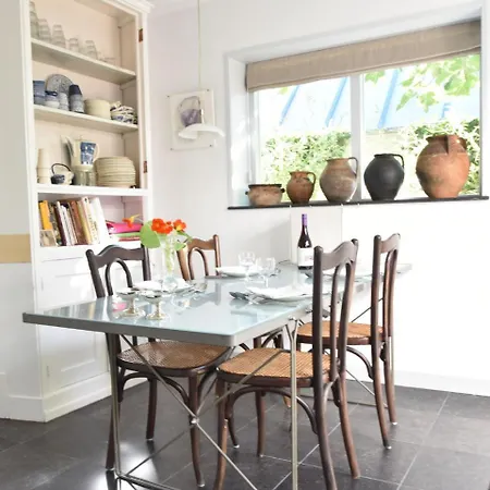 Boutique Holiday In With Private Terrace 度假居